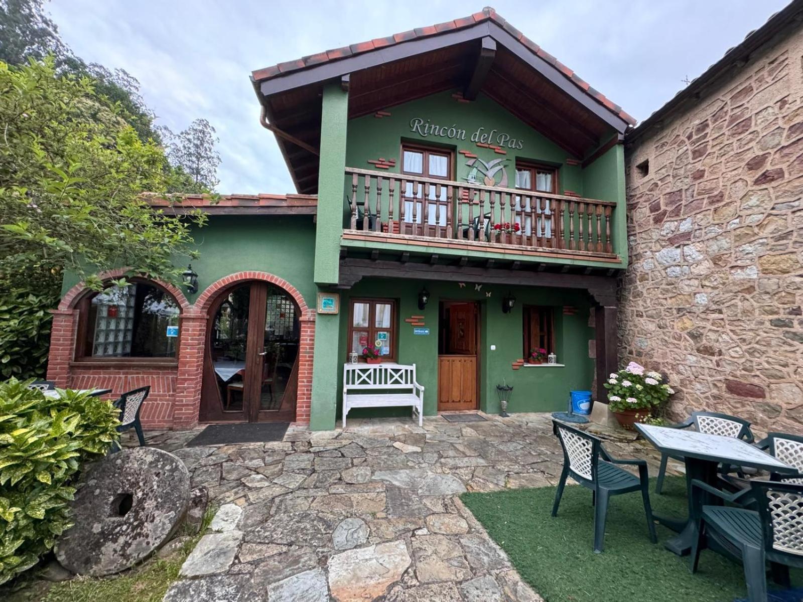 Posada Rincon Del Pas Puente Viesgo Dış mekan fotoğraf
